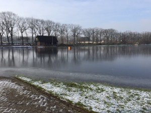 De baan is dichtgevroren vanaf dinsdag